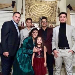 Meet your Posher, Limya